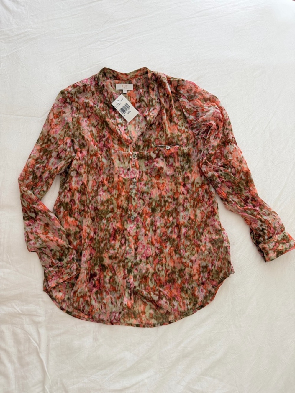 New Floral Button-Front Blouse in Pink Green